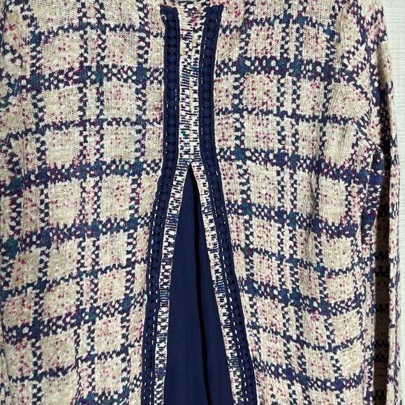 Lucky brand navy and beige plaid long sleeve top, size small - Picture 13 of 14